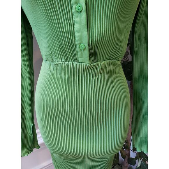 PRETTYLITTLETHING Long Maxi Dress Womens 8 Green Plisse Collared Button Front - Picture 12 of 16